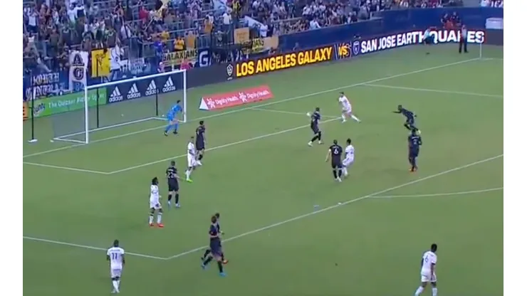 Chicharito marcó el primer gol del Galaxy ante Montreal en la MLS.