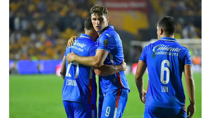 Cruz Azul debutó con una victoria contra Tigres.