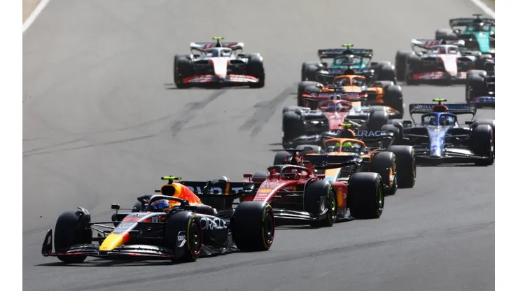 Checo Pérez, ¡de 17º a 2º en Silverstone!