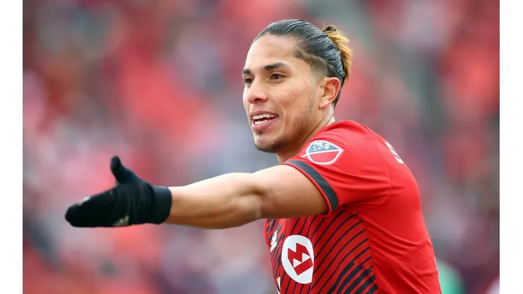 Carlos Salcedo no ha tenido regularidad con el Toronto FC.