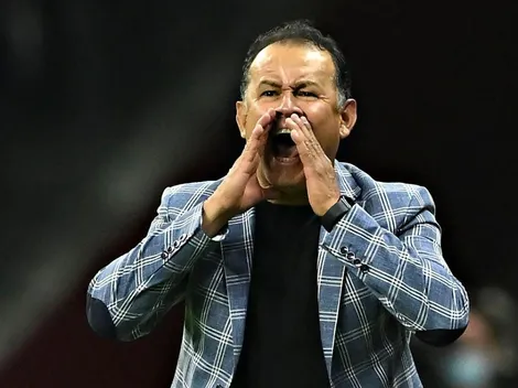 Cruz Azul demanda a Juan Reynoso