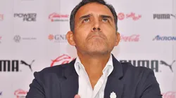 Cadena presiona a Orbelín Pineda.