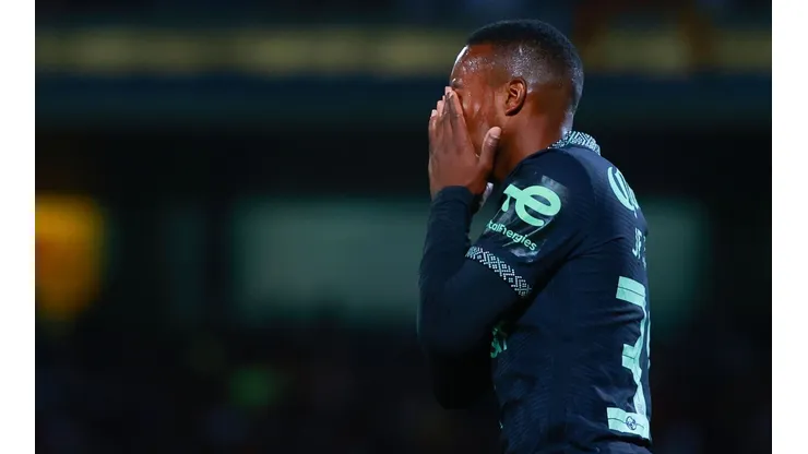 Otero sería marginado si se queda en América.