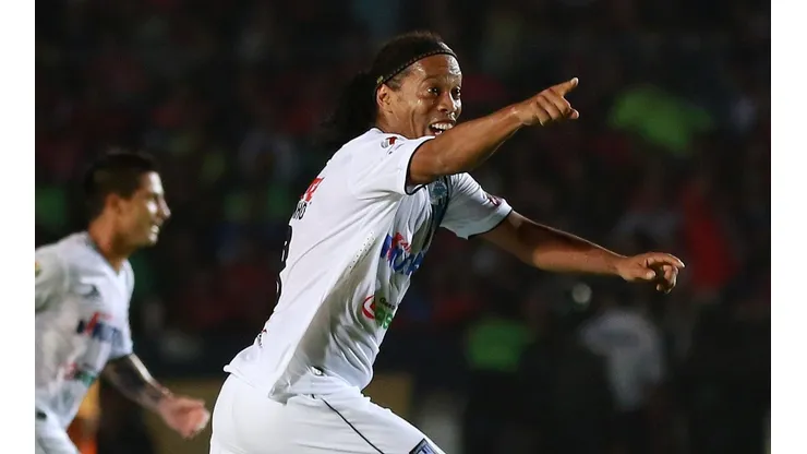 Ronaldinho fue parte de los Gallos de Querétaro