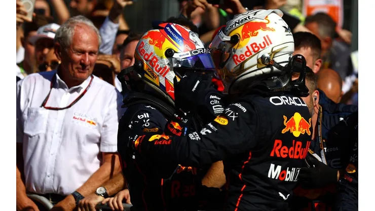 Marko halagó a Checo y Max por estar aplastando a Ferrari y Mercedes