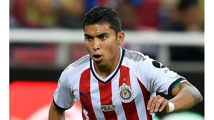 Orbelín Pineda es del deseo de Chivas.