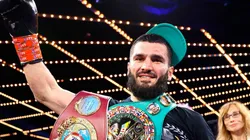 Artur Beterbiev recibió un desafío tras noquear a Joe Smith, pero apuntó en otra dirección