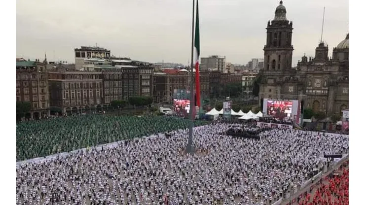 México logró el récord Guinness por la clase más grande de boxeo.