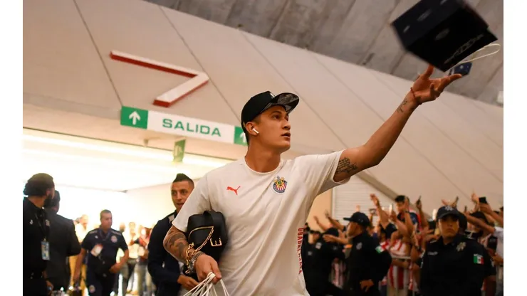 Raúl Gudiño en uno de sus últimos viajes con Chivas del Guadalajara.