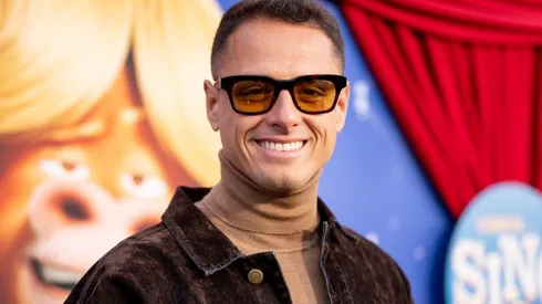 Chicharito decidió enseñarles a jugar futbol a los Minions