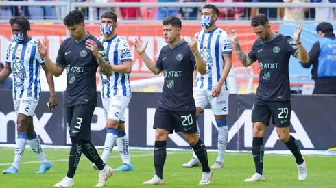Jorge Sánchez, Jorge Meré y Miguel Layún ante Pachuca en el torneo Clausura 2022.