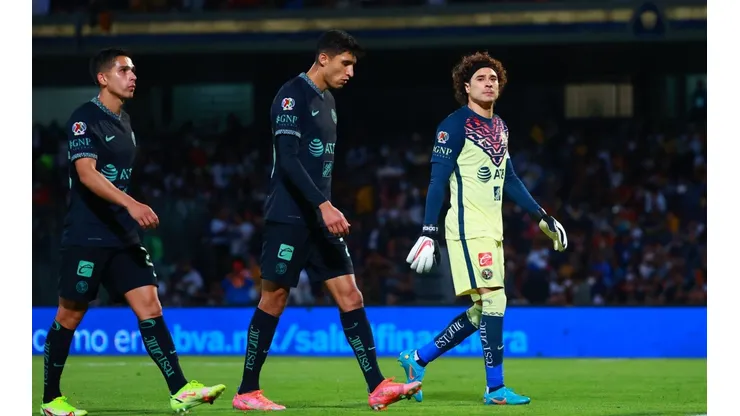 Ciudad de Mexico, 26 de febrero de 2022. Guillermo Ochoa , durante el partido de la jornada 7 del torneo Grita Mexico Clausura 2022 de la Liga BBVA MX, entre los Pumas de la UNAM y las Águilas del America, celebrado en el Estadio Olímpico Universitario. Foto: Imago7/Eloisa Sánchez