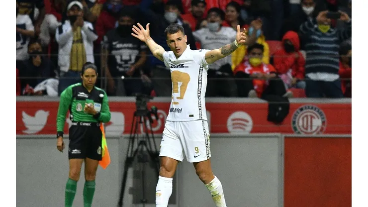 Juan Dinenno con Pumas en el Apertura 2021