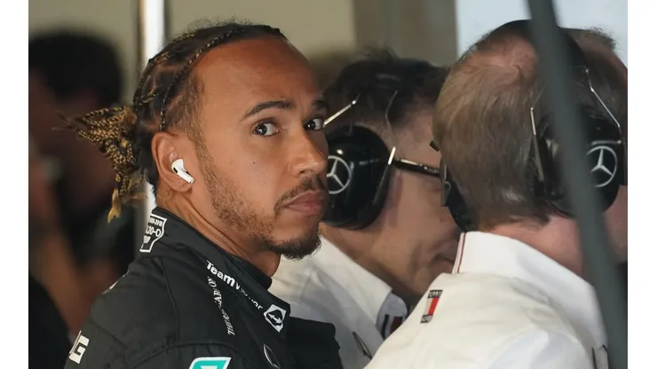 Lewis Hamilton sufre con el 'porpoising'