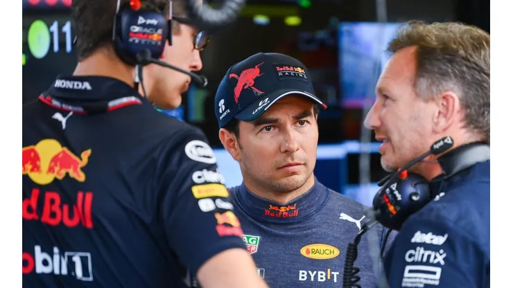 Horner halagó a Checo y confesó por qué le ordenaron que deje pasar a Max