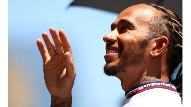 Lewis Hamilton llevó tranquilidad al equipo Mercedes tras terminar muy dolorido el GP de Azerbaiyán