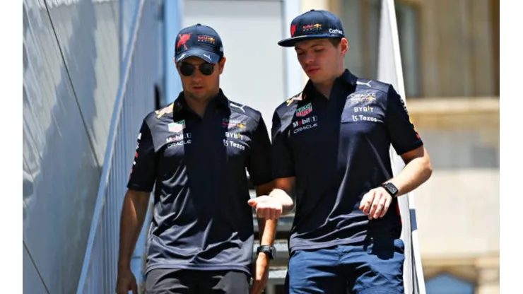 Sergio Pérez y Max Verstappen en las horas previas al Gran Premio de Azerbaiyán.