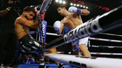 Linger noquea a Vargas con ´complicidad´ del árbitro.