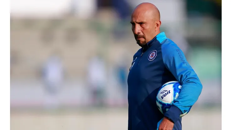 Oscar el Conejo Pérez en una pretemporada previa con Cruz Azul.