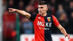 Johan Vásquez sigue sumando pretendientes en Italia.