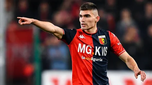 Johan Vásquez sigue sumando pretendientes en Italia.