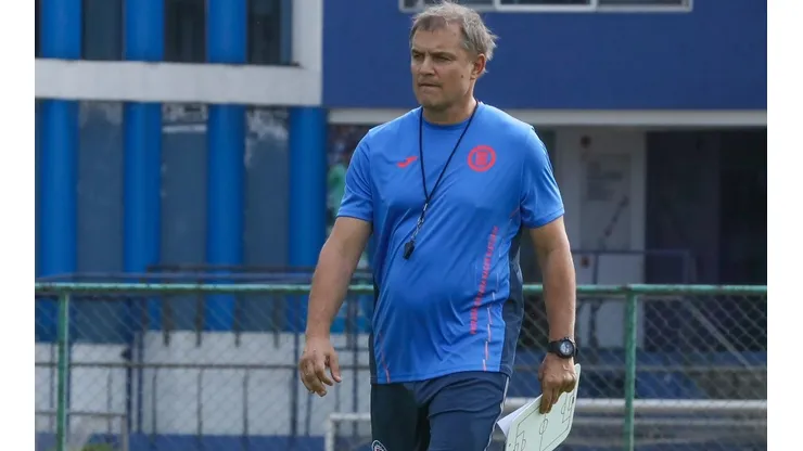 Diego Aguirre vivió su primera semana al frente de Cruz Azul.