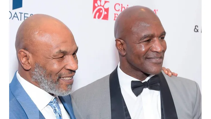 Después de 25 años, Mike Tyson describió el sabor de la oreja que le mordió a Evander Holyfield