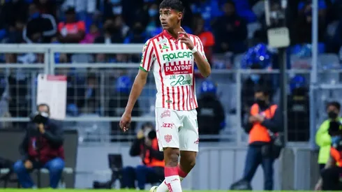 Ciudad de Mexico, 12 de febrero de 2022. Jesús Alcantar, durante el partido de la jornada 5 del torneo Grita Mexico Clausura 2022 de la Liga BBVA MX, entre la Máquina Celeste de la Cruz Azul y los Rayos del Necaxa, celebrado en el estadio Azteca. Foto: Imago7/ Rafael Vadillo