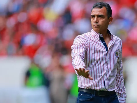 Como entrenador confirmado, Ricardo Cadena cambia el esquema que utilizó en Chivas como interino