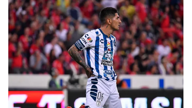 Víctor Guzmán no llegaría a Chivas.