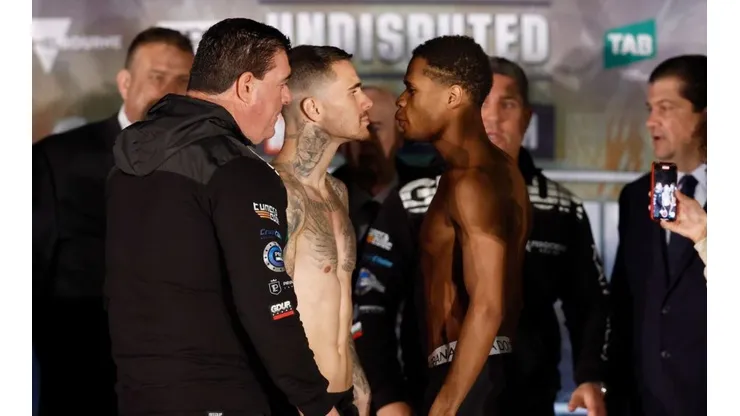 George Kambosos y Devin Haney en un insólito ringwalk en Australia