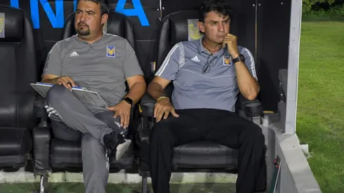 Roberto Medina y su auxiliar Adolfo Cadena.