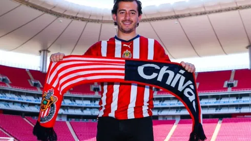 Alan Mozo sigue adentrándose en la atmósfera de Chivas.