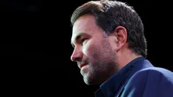 Eddie Hearn le constetó a Floyd Mayweather.