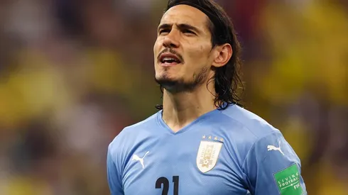 Edinson Cavani entonando el himno nacional de Uruguay.