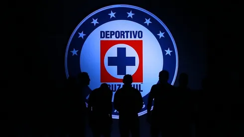 Escudo de Cruz Azul antes de la obtención del título del Clausura 2021.
