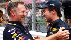 Sergio Pérez y Christian Horner celebran la victoria en Mónaco.