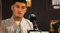 Dmitry Bivol recibió un millonario auto como regalo.