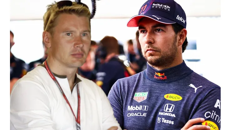 Mika Hakkinen opinó sobre la decisión de equipo de Red Bull.