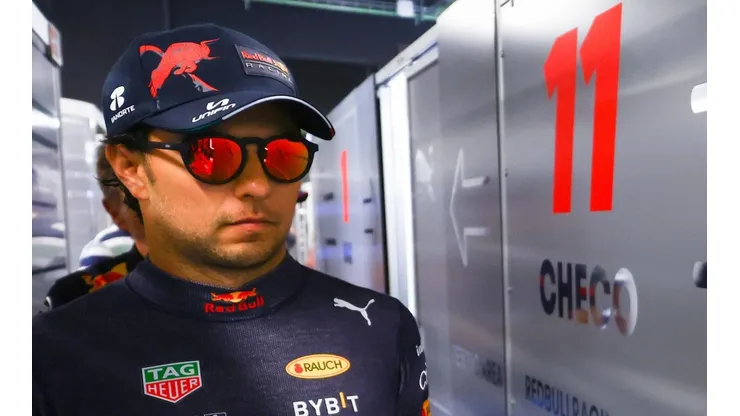 Checo Pérez calienta motores para el GP de Mónaco.
