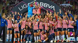 Chivas festeja un nuevo título de la Liga MX Femenil.