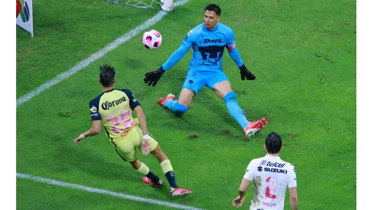 America v Pumas UNAM - Torneo Apertura 2021 Liga MX