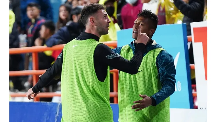 ¿Por qué Layún y Dos Santos encararon a parte de la afición?