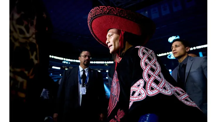 Isaac Cruz se permitió dar un consejo a Canelo Álvarez pensando en una revancha ante Bivol