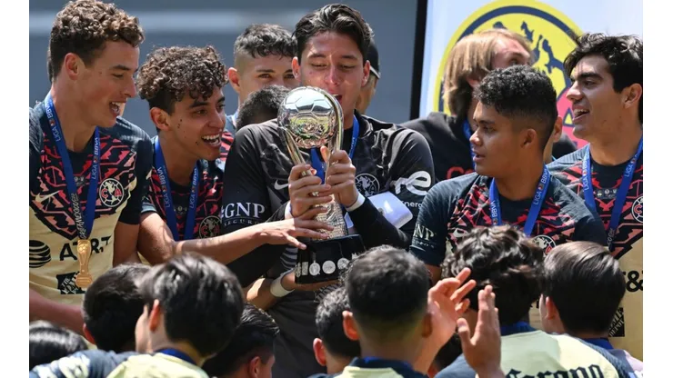 Celebración del América Sub 20 por su título de campeón en el Clausura 2022.