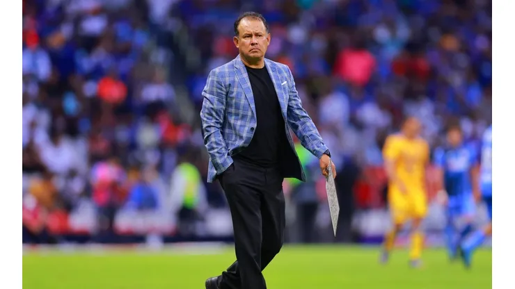 Cruz Azul anunció la salida de Juan Reynoso tras culminar su participación en el Clausura 2022