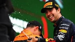 Pérez decidió ponerse bromista con un integrante de Red Bull mientras era entrevistado