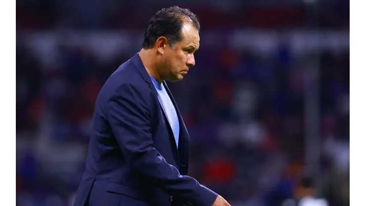 Oficial: Juan Reynoso dejó de ser el entrenador de Cruz Azul