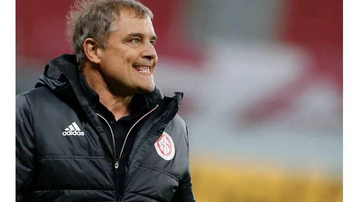 Aguirre le lanza guiños a Chivas.