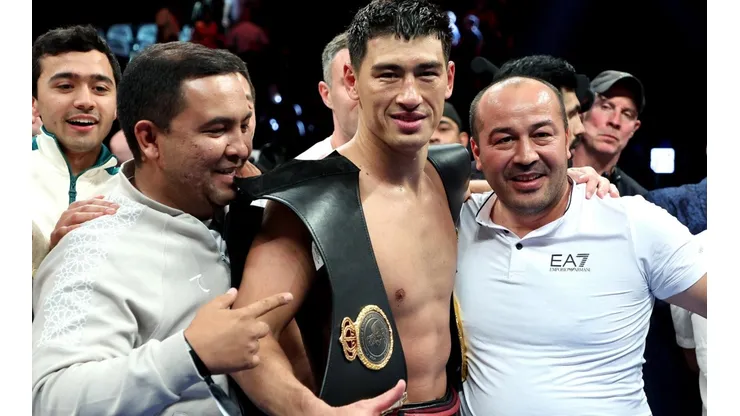 La pelea previa que deberá tomar Dmitry Bivol si quiere tener revancha con Canelo este año